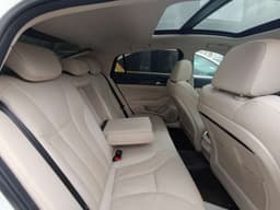 Hongqi H5 - 9