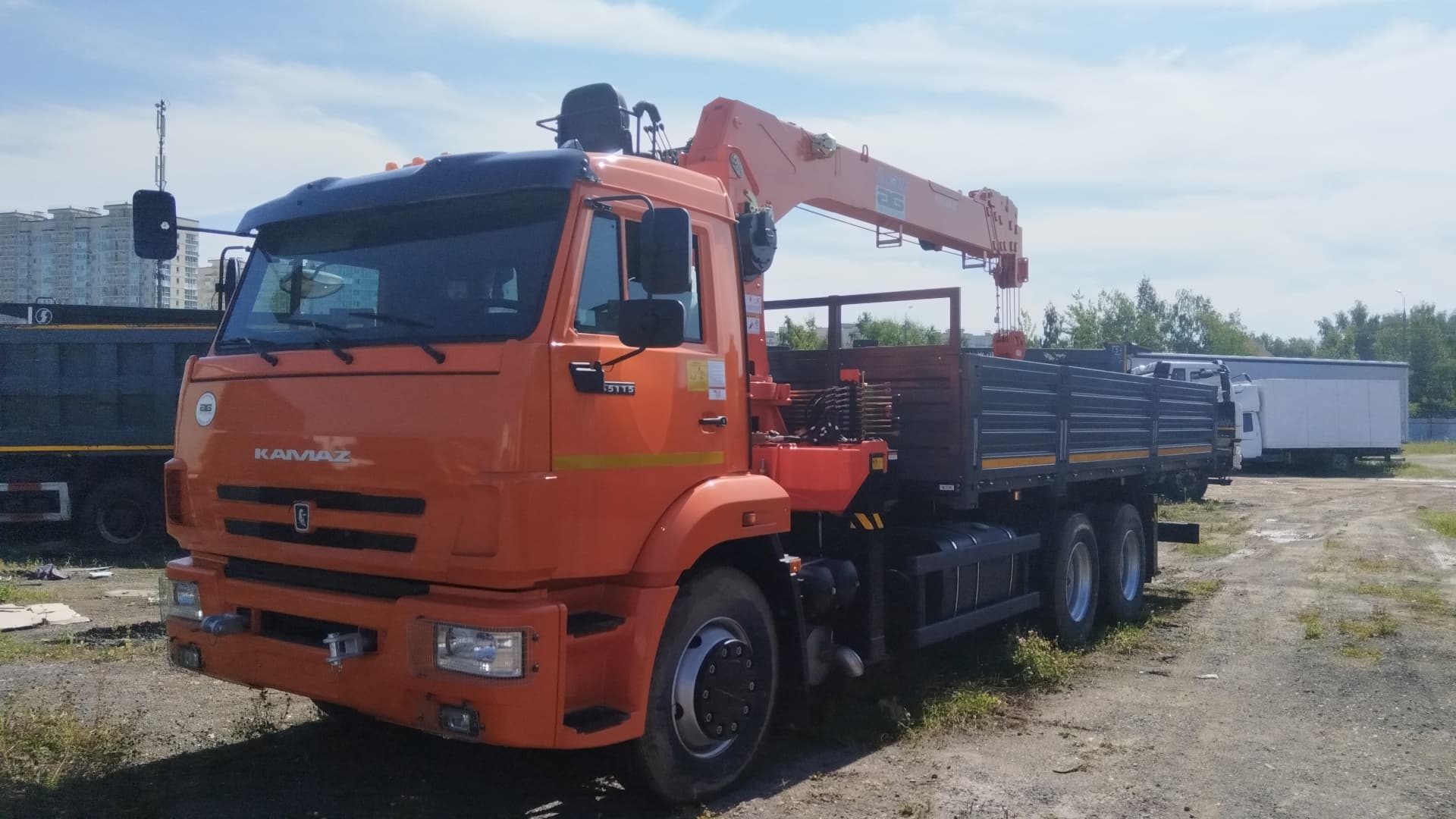 Кран Центр "Камаз" 6590* на шасси КамАЗ 65115 6x4 Бортовой с КМУ - 1