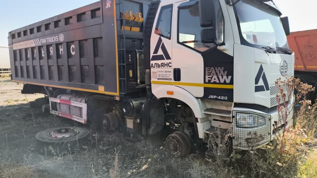 FAW CA 3310 8x4 Самосвал - 2