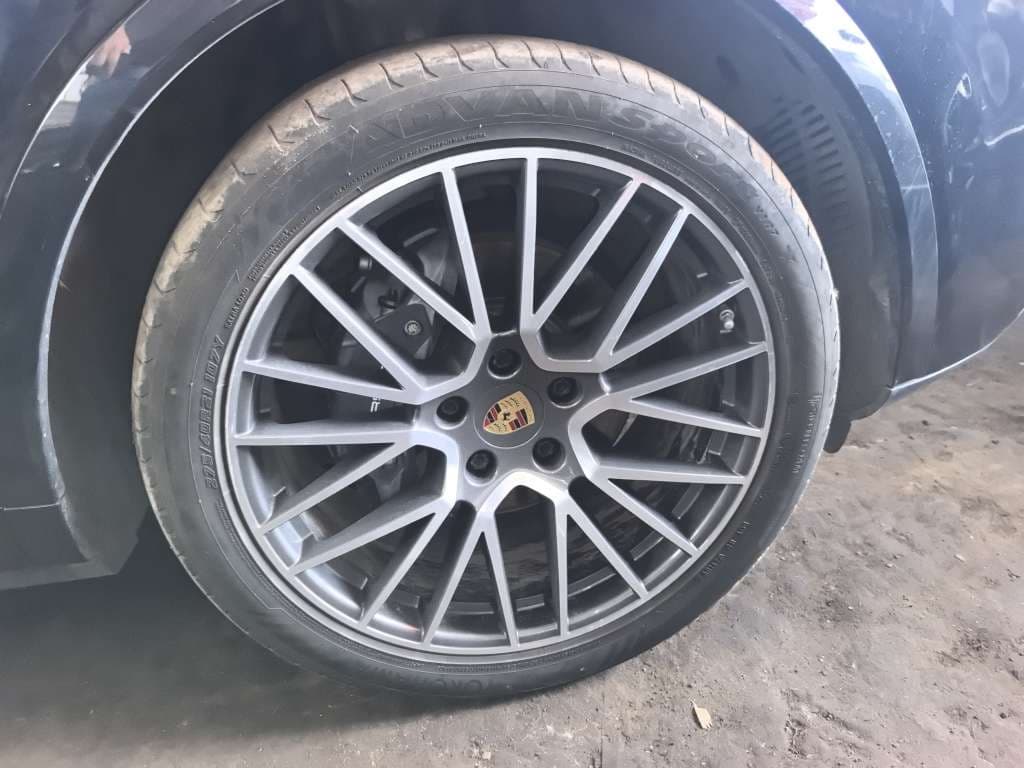 Porsche Cayenne - 9