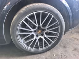 Porsche Cayenne - 9