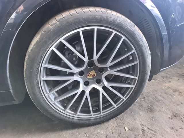 Porsche Cayenne - 9