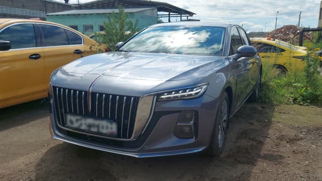 Hongqi H5 - 1