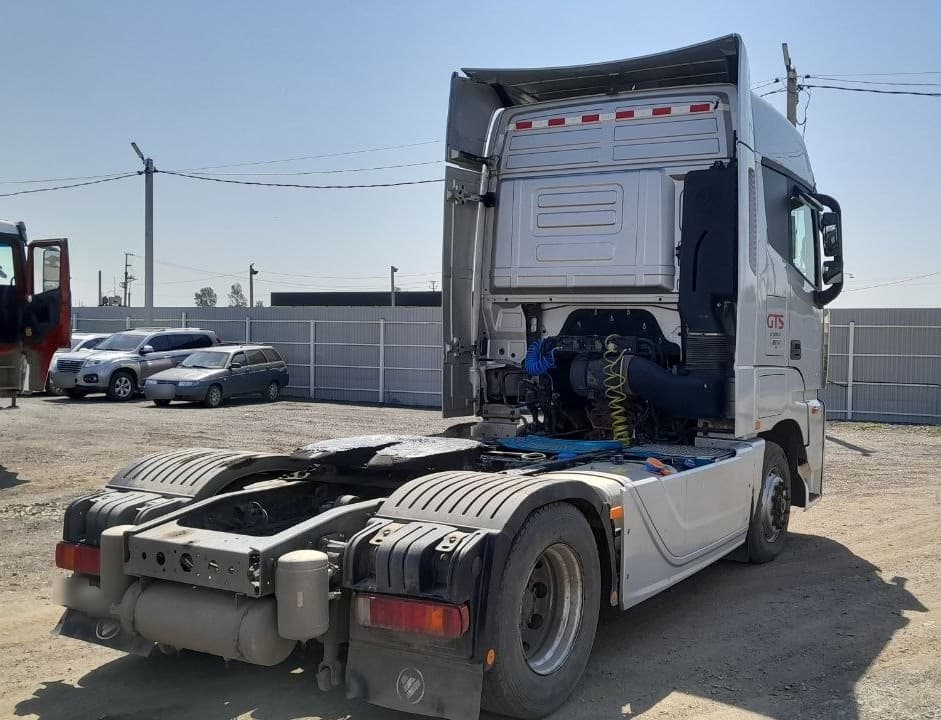 Foton AUMAN 4x2 Седельный тягач - 3