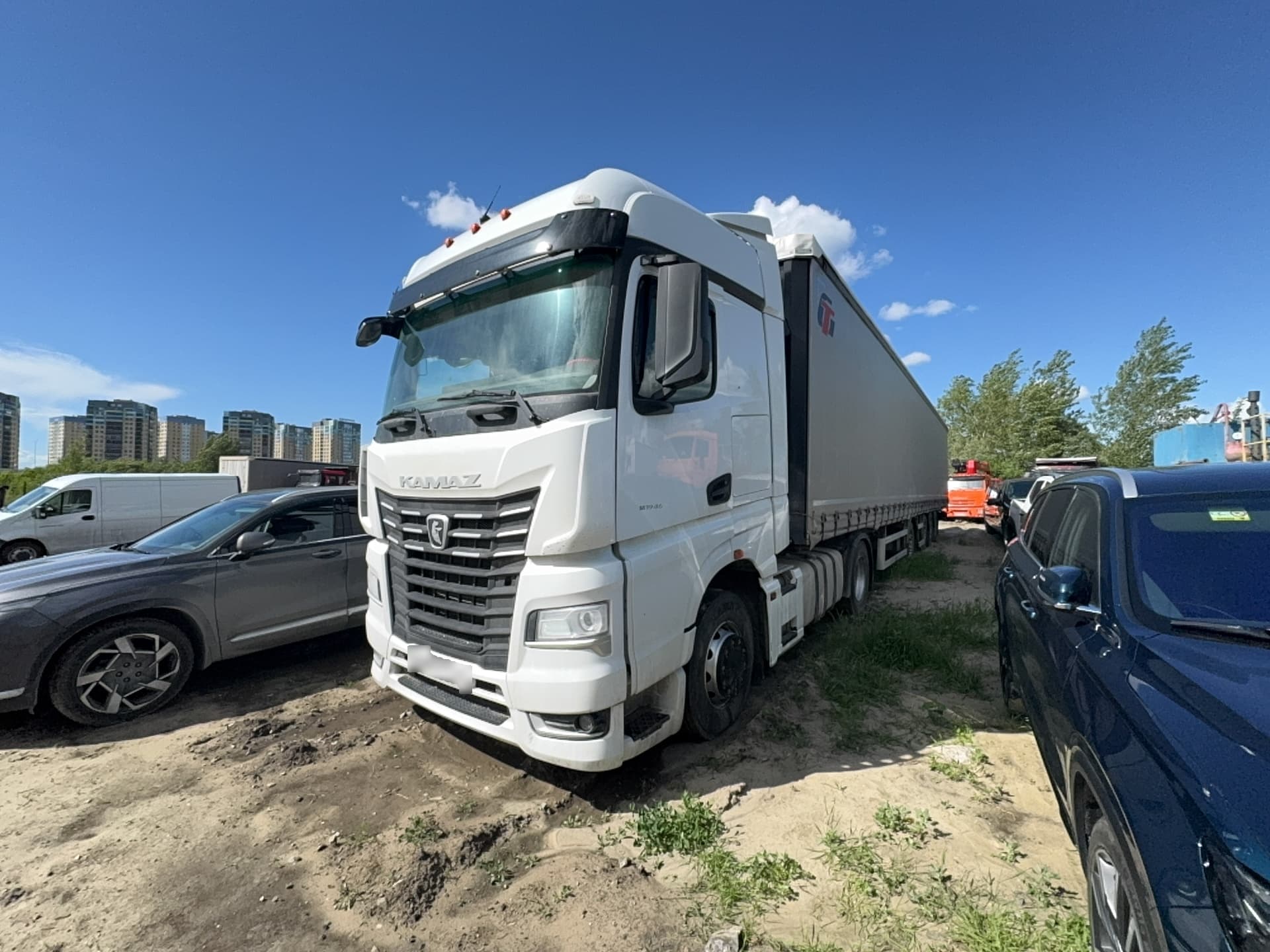 Камаз М1946 4x2 Седельный тягач - 1