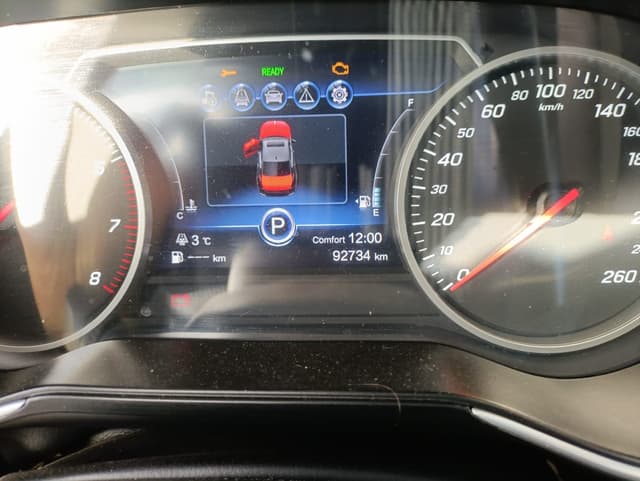 Hongqi H5 - 6