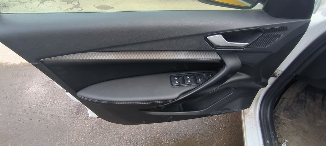 Lada Vesta седан - 8