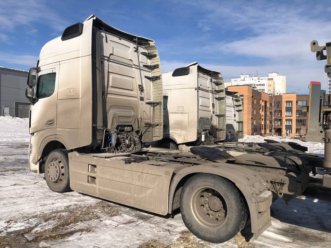 Shacman (Shaanxi) SX* 4x2 Седельный тягач - 4