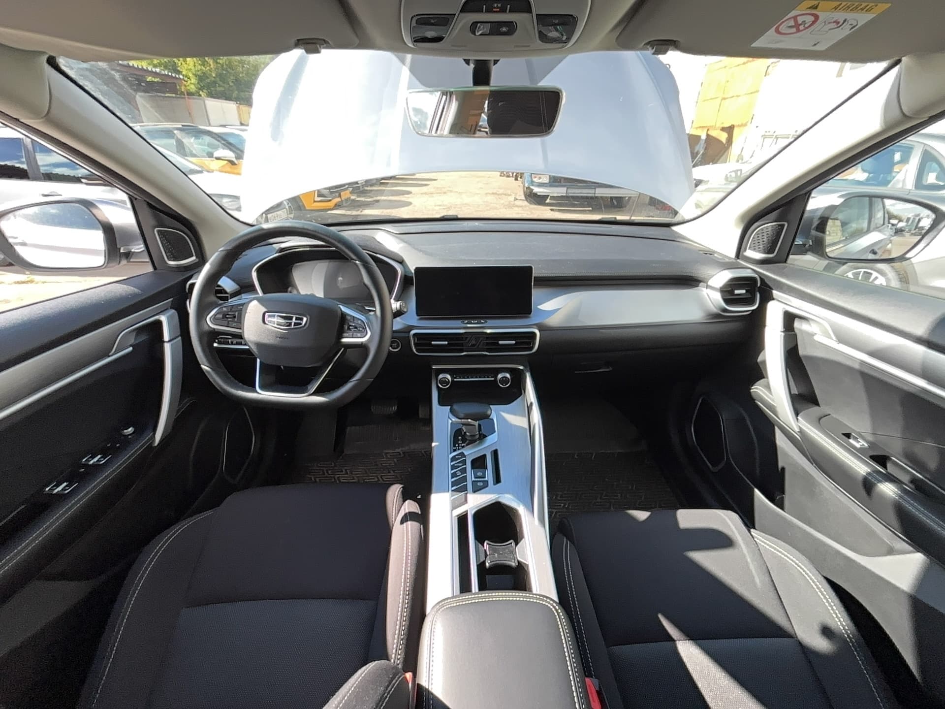 Geely Coolray - 5