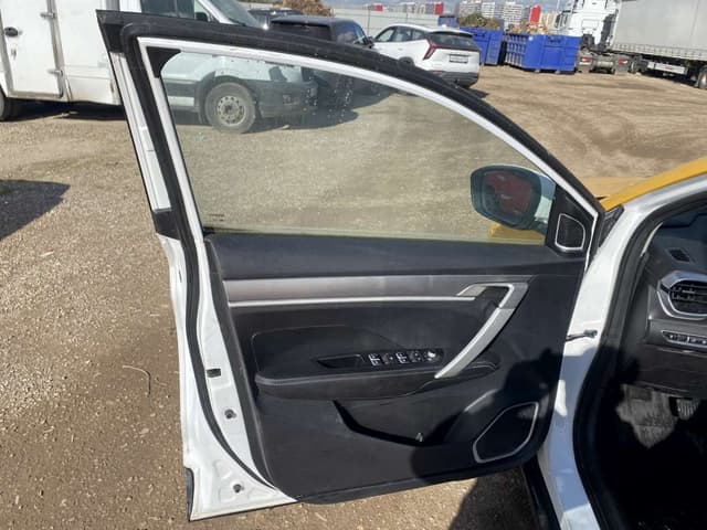 Geely Coolray - 8