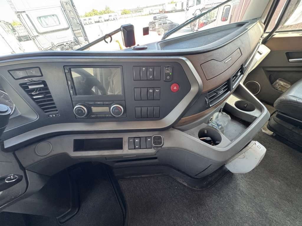 Dongfeng DFH 4x2 Седельный тягач - 6