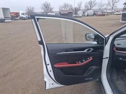 Geely Coolray - 8