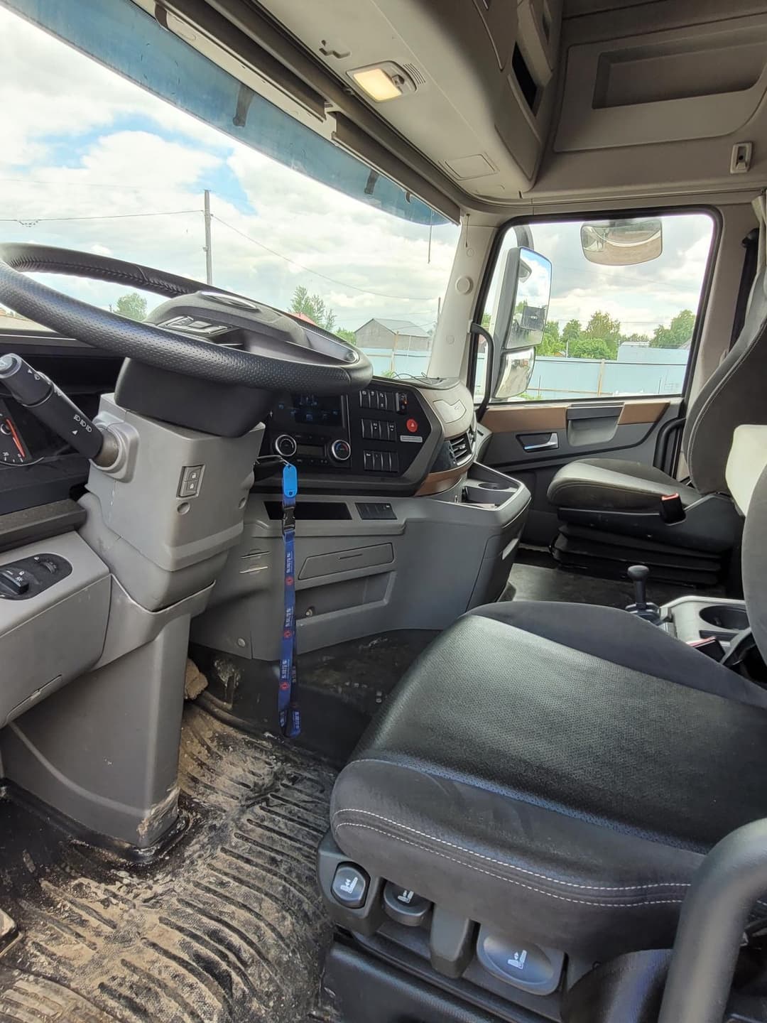 Dongfeng DFH 4x2 Седельный тягач - 6