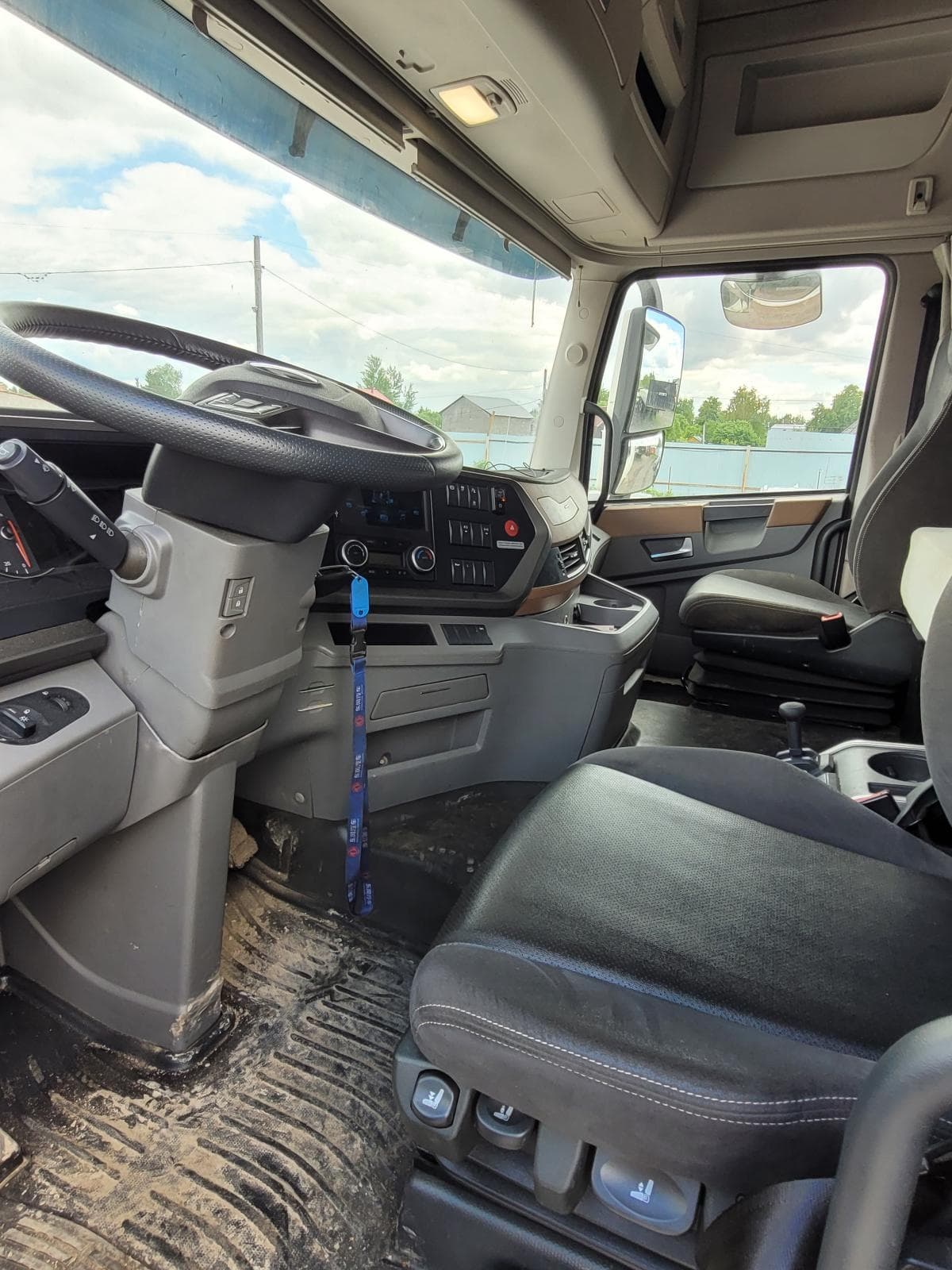 Dongfeng DFH 4x2 Седельный тягач - 6