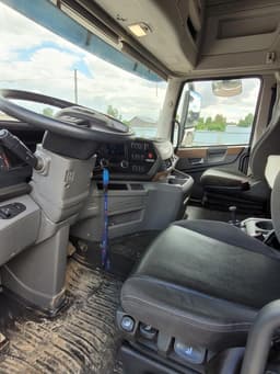 Dongfeng DFH 4x2 Седельный тягач - 6