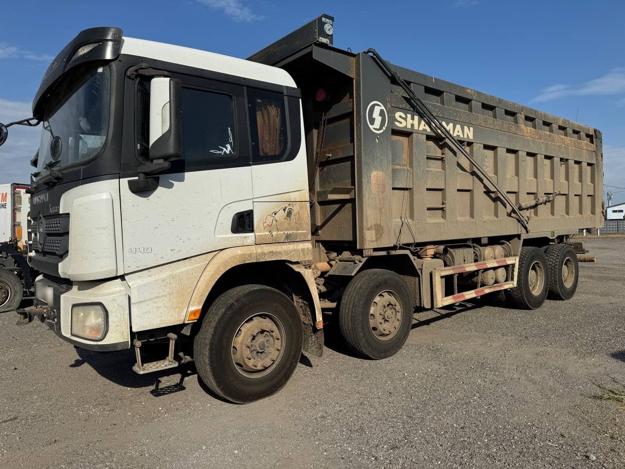 Shacman (Shaanxi) SX* 8x4 Самосвал - 1