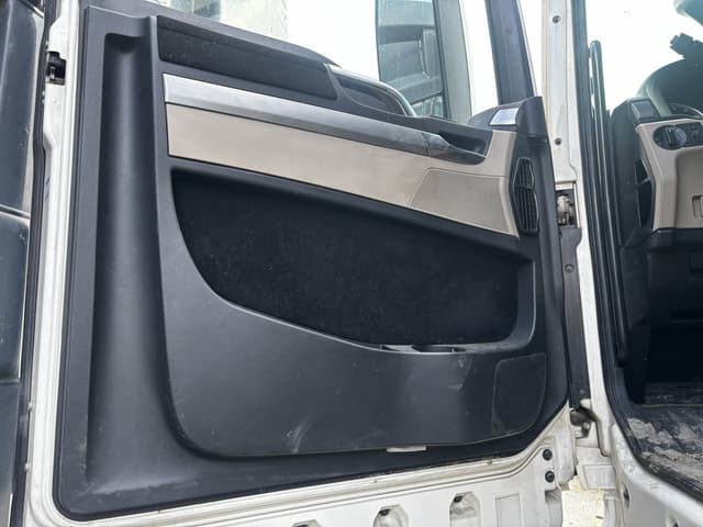 MAN TGX 4X2 Седельный тягач - 7