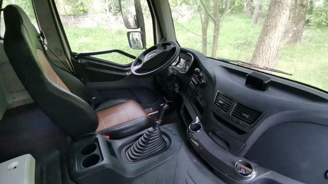 FAW J6 8x4 Самосвал - 5