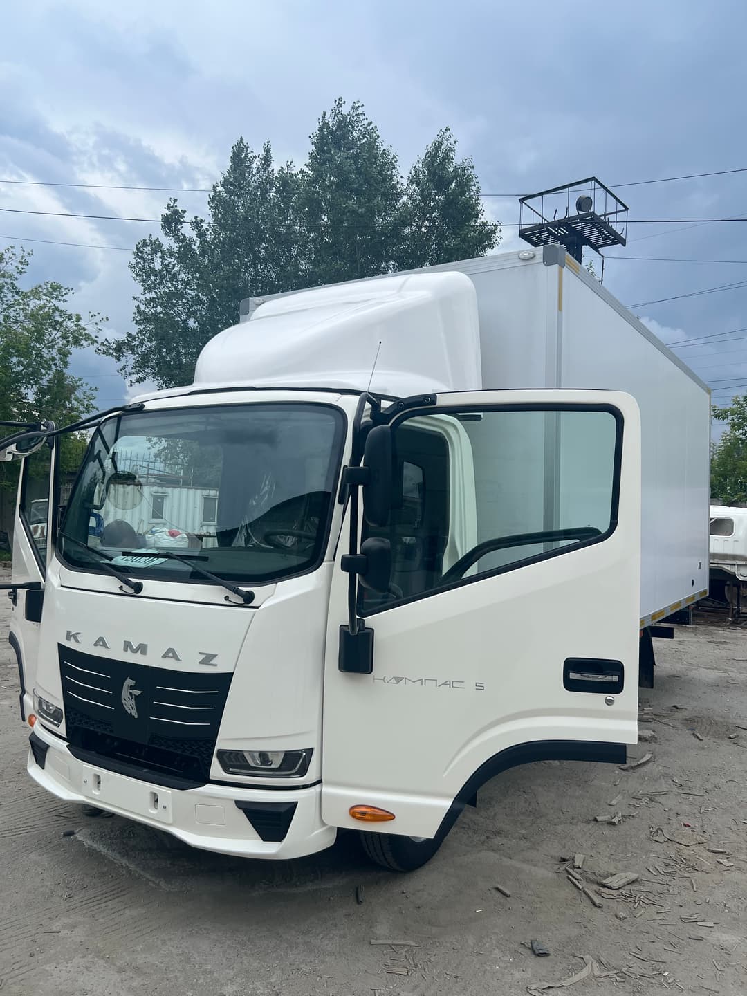 Авангард 6709* на шасси КамАЗ 43085 4x2 Промтоварный - 2