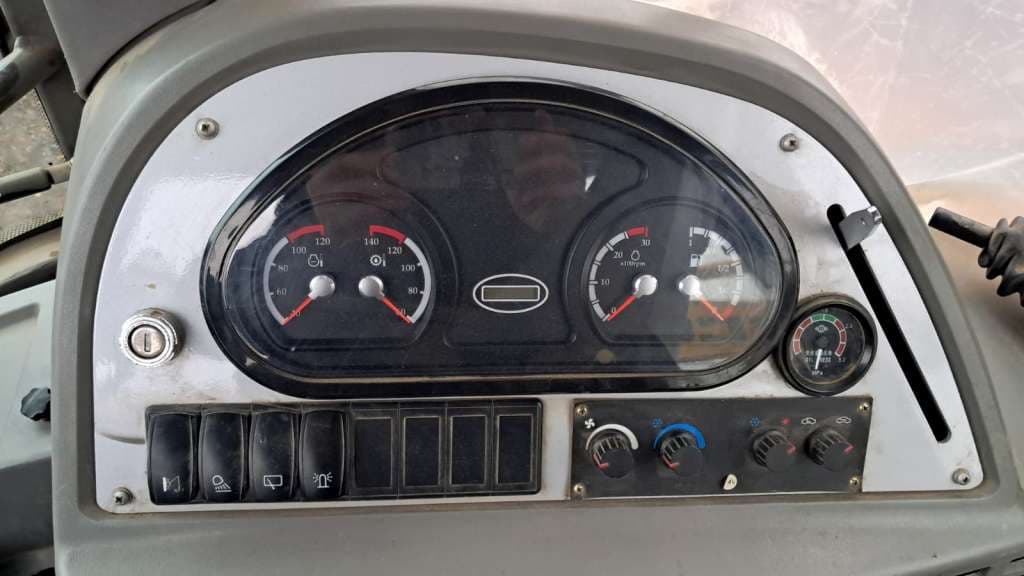 Runmax SE440 Экскаватор-погрузчик - 5