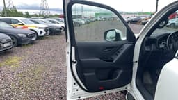 Toyota Land Cruiser 300 - 8