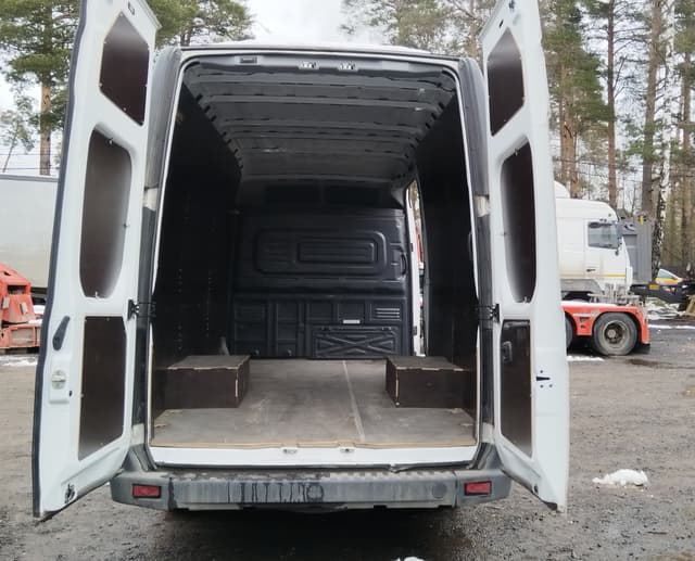 GAZ GAZELLE NEXT 4,6 4x2 Цельнометаллический - 8
