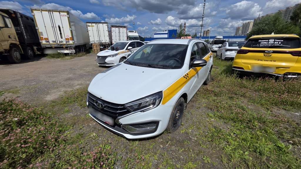 Lada Vesta SW - 1