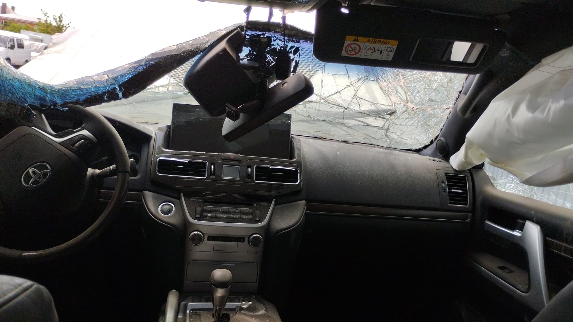 Toyota Land Cruiser 200 - 5