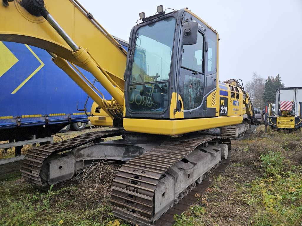 Komatsu PC 210 Экскаватор - 1