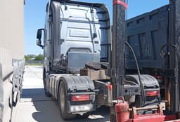 Shacman (Shaanxi) SX* 4x2 Седельный тягач - 4