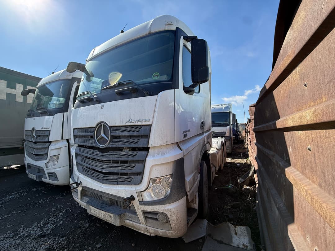 Mercedes-Benz Actros 6x4 Седельный тягач - 1