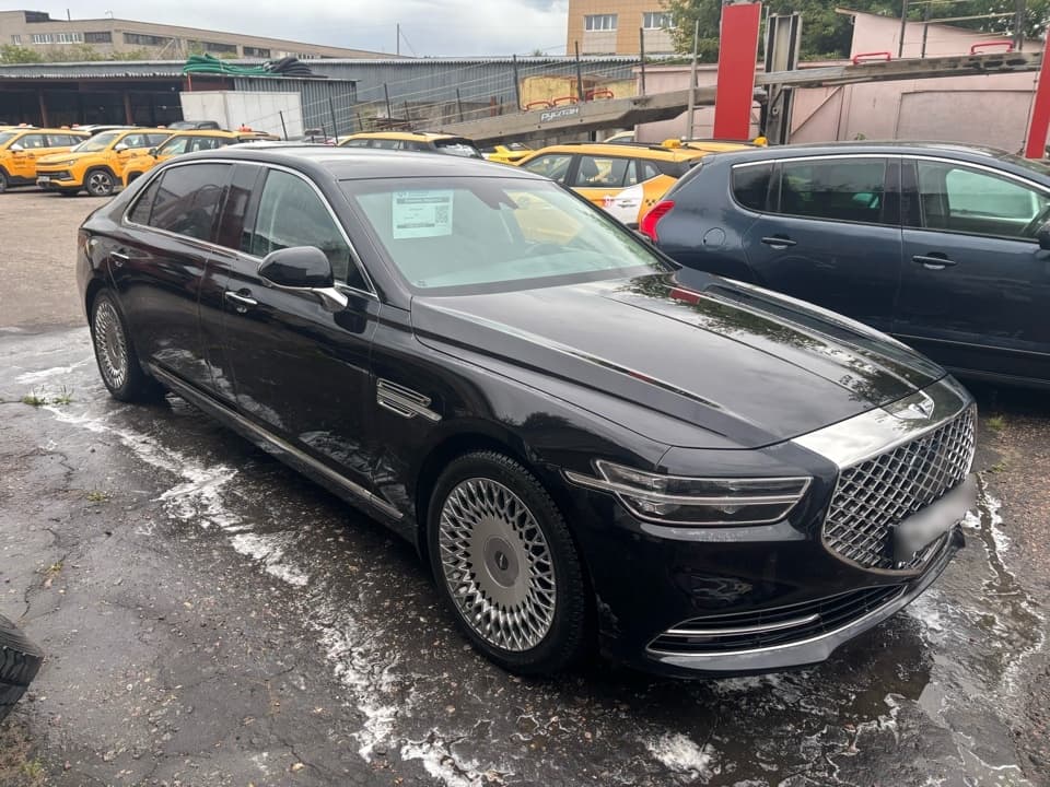 Genesis G90L - 2