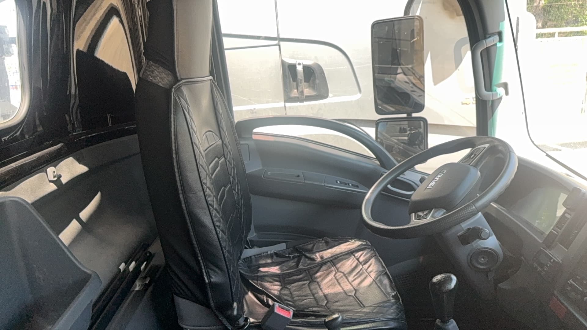 ISUZU ELF 10.5 4x2 Самосвал - 6