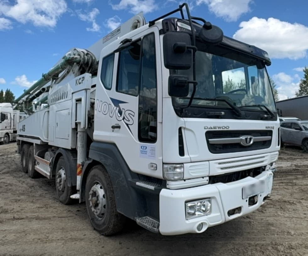 Daewoo Novus 8x4 Автобетононасос - 2
