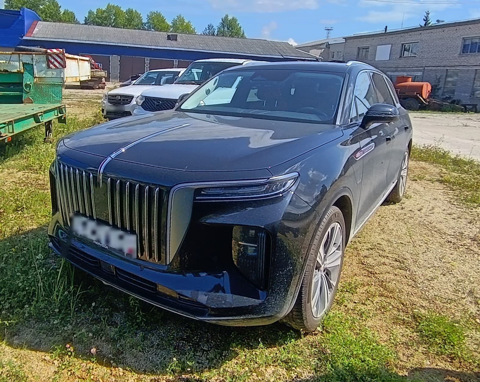 Hongqi E-HS9 - 1