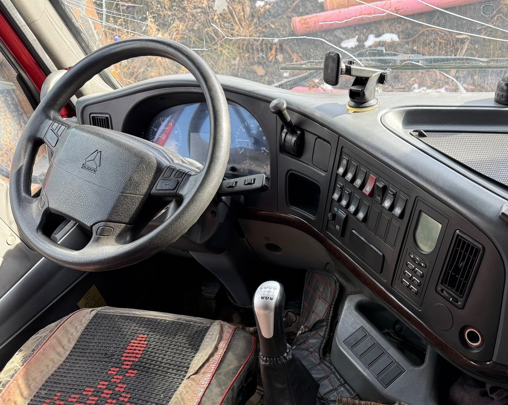 Howo ZZ* 6x4 Самосвал - 5