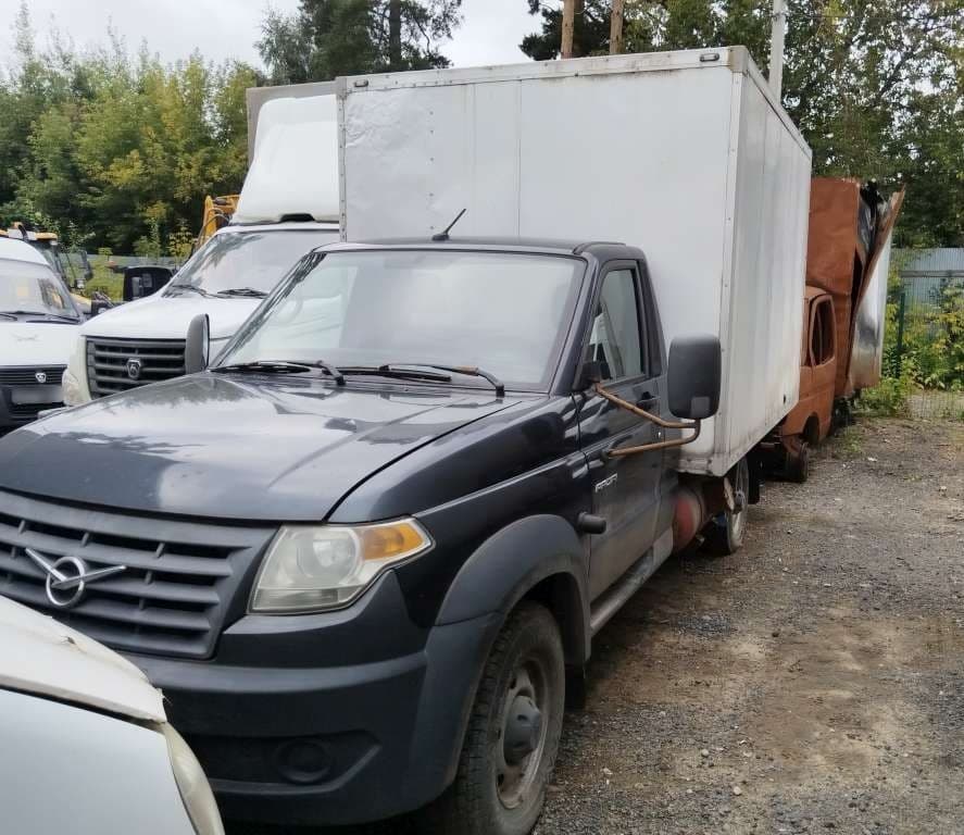UAZ Profi - 1