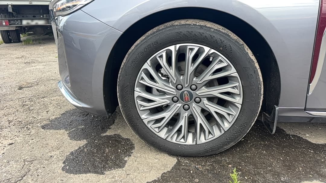 FAW HONGQI H5 - 9