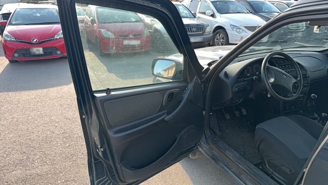 Lada Niva Travel - 8