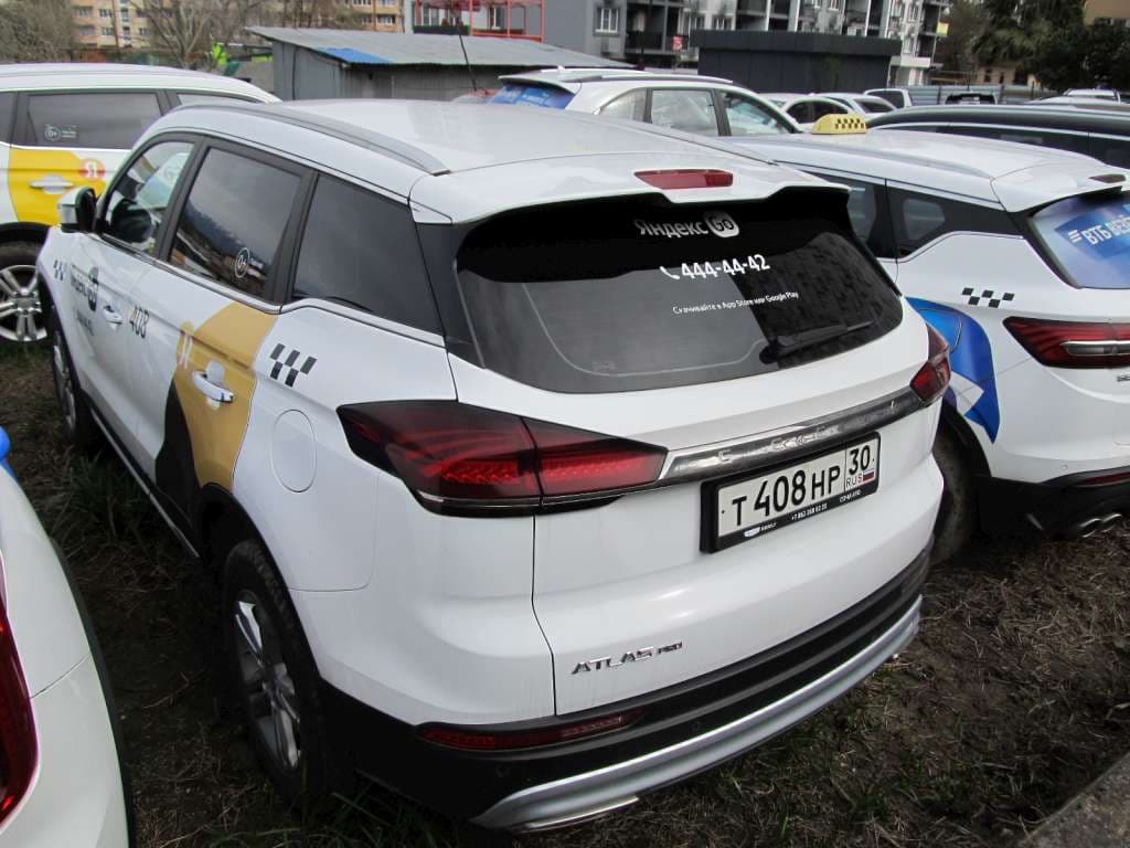 Geely Atlas Pro - 4