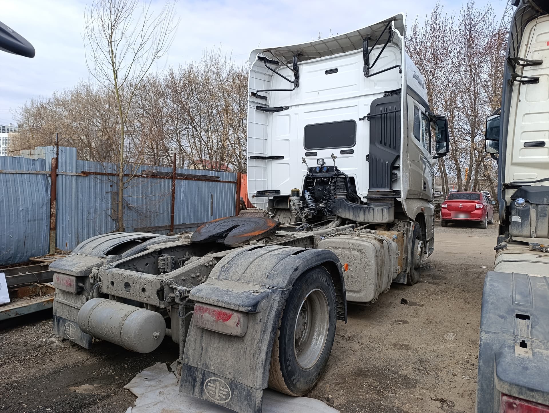 FAW J7 4x2 Седельный тягач - 3