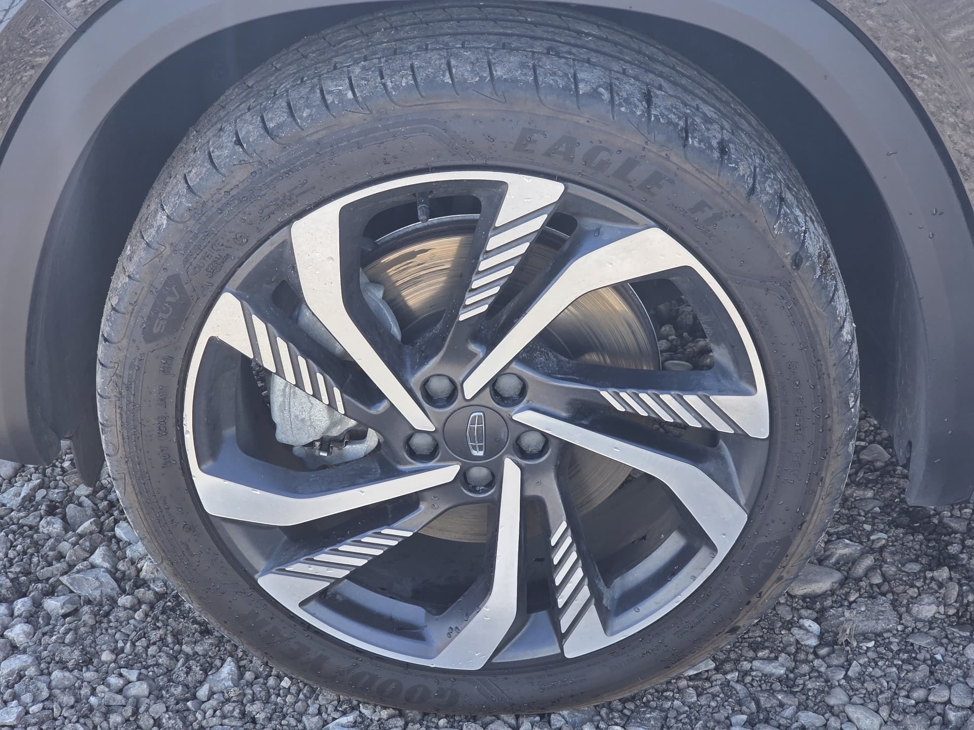 Geely Monjaro - 10