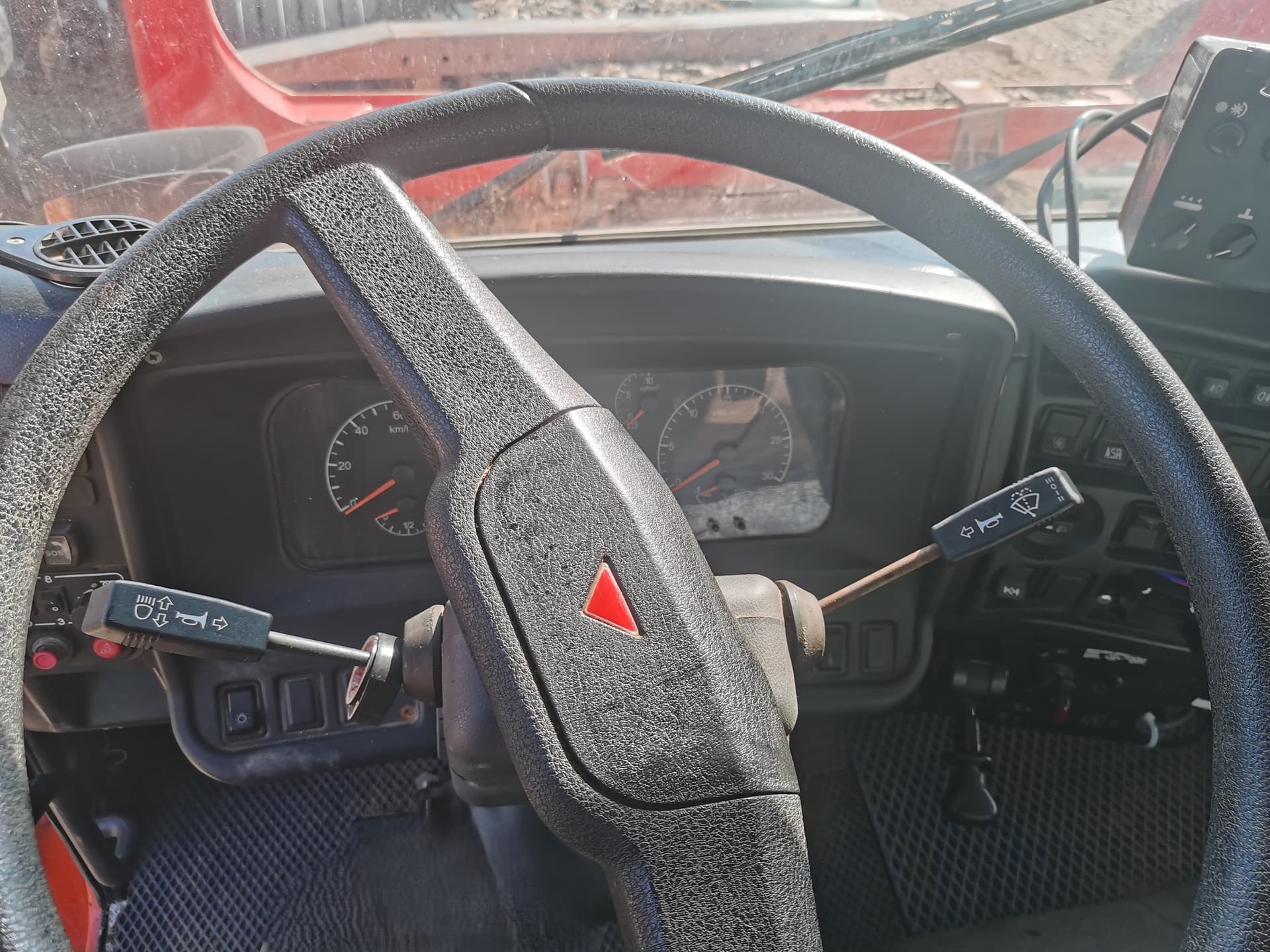 Ряжский Авторемонтный Завод МК-4534 на шасси КамАЗ 6520 6x4 КДМ - 5