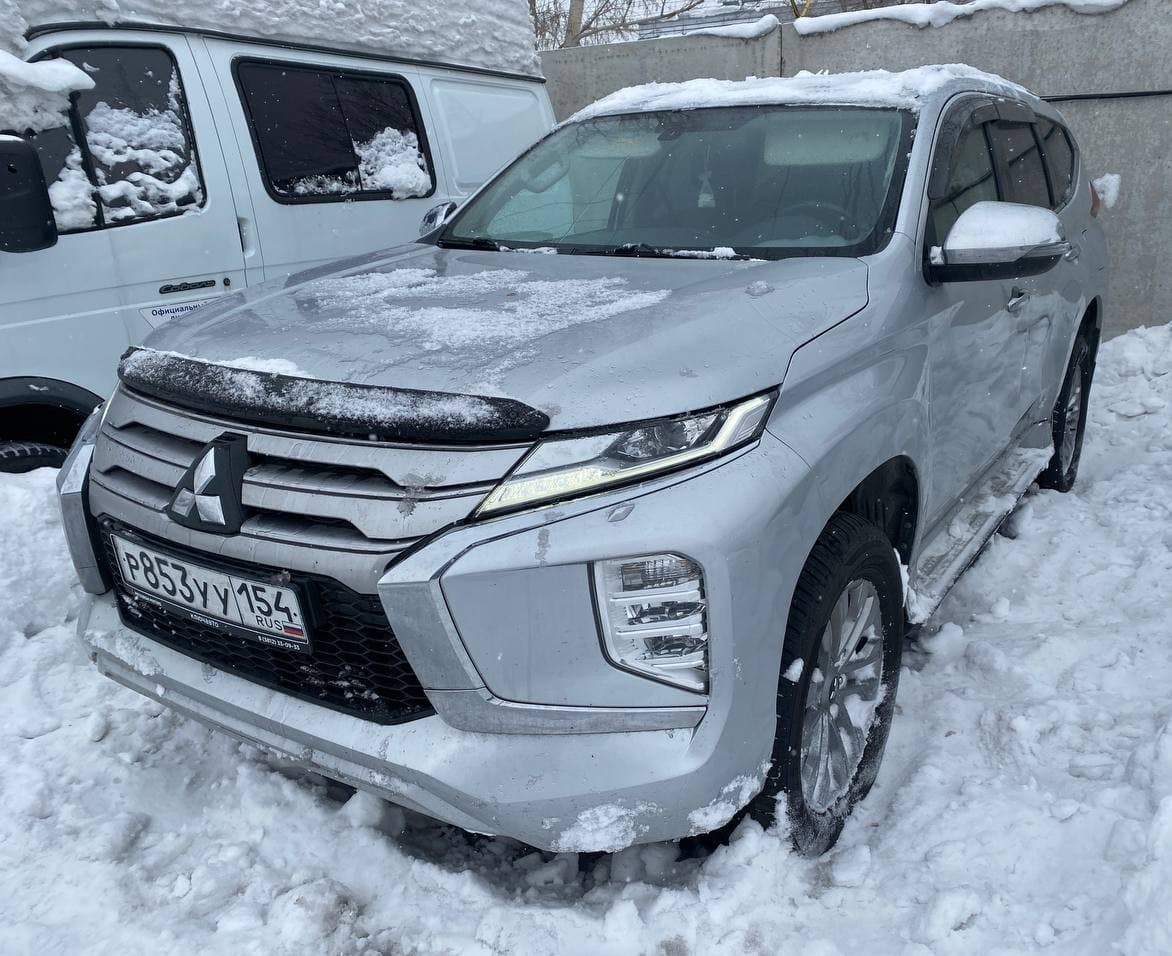 Mitsubishi Pajero Sport - 1