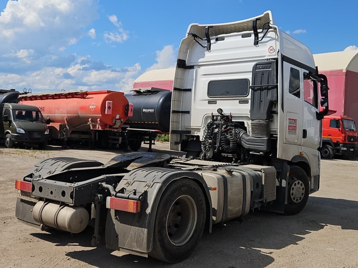 Sany HQC* 4x2 Седельный тягач - 3