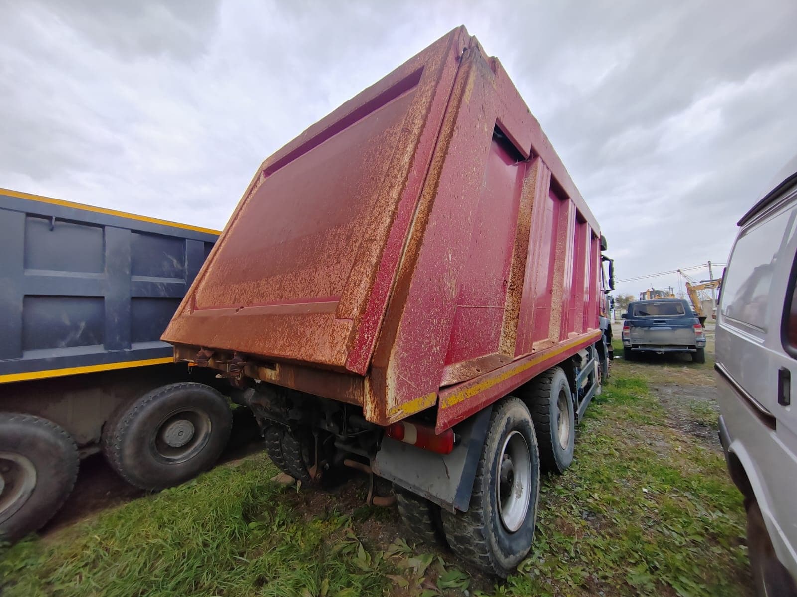 Mercedes-Benz Arocs 8x4 Самосвал - 3