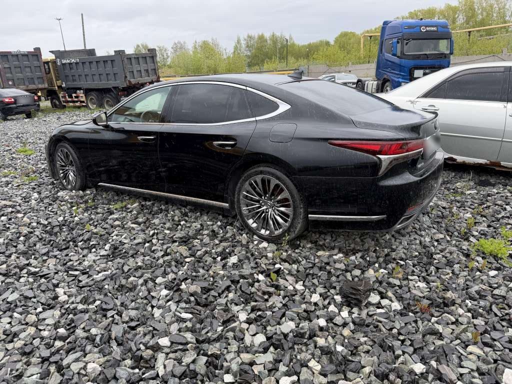 Lexus LS 500 AWD - 4