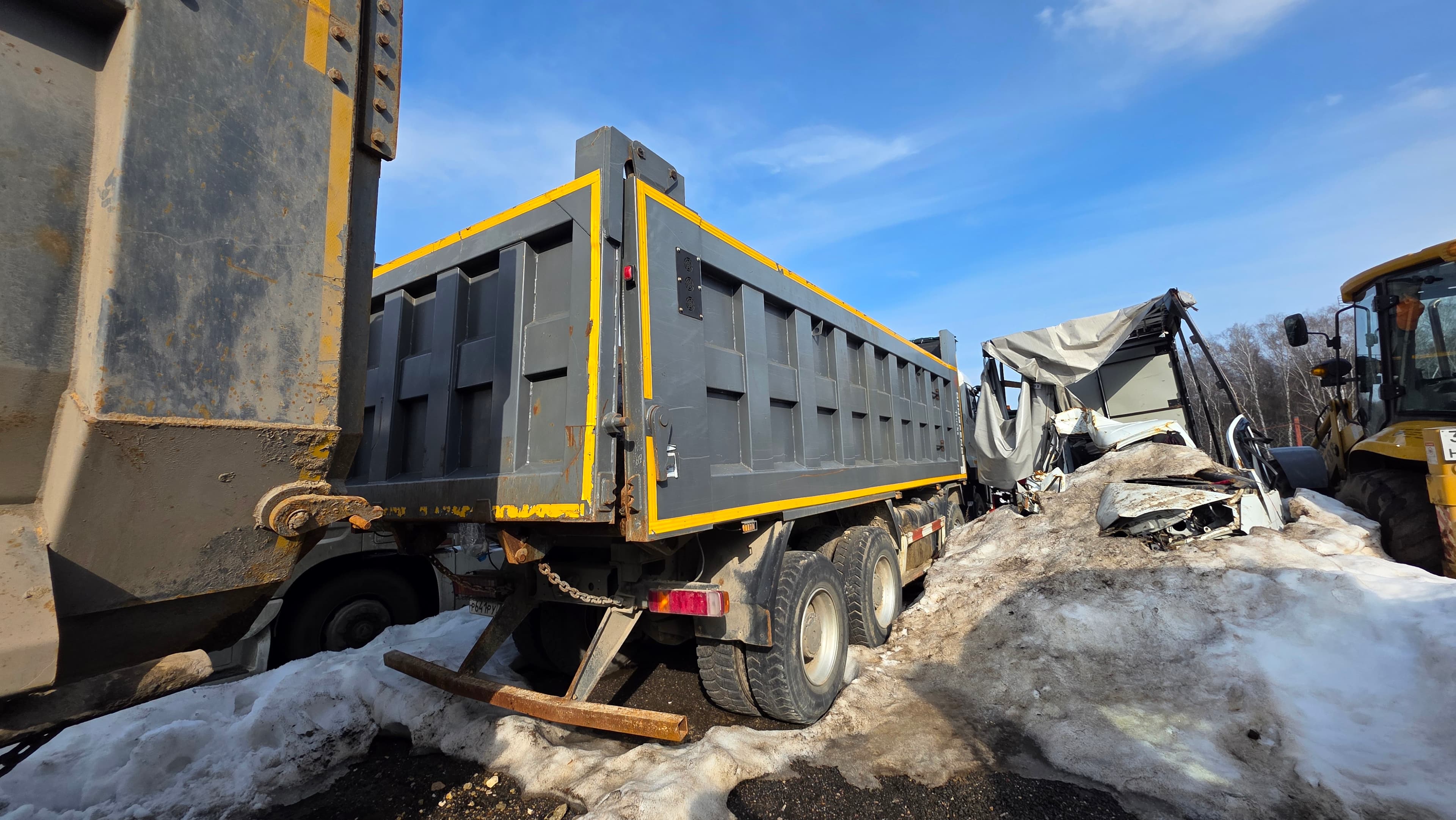 Dongfeng KC 8x4 Самосвал - 3