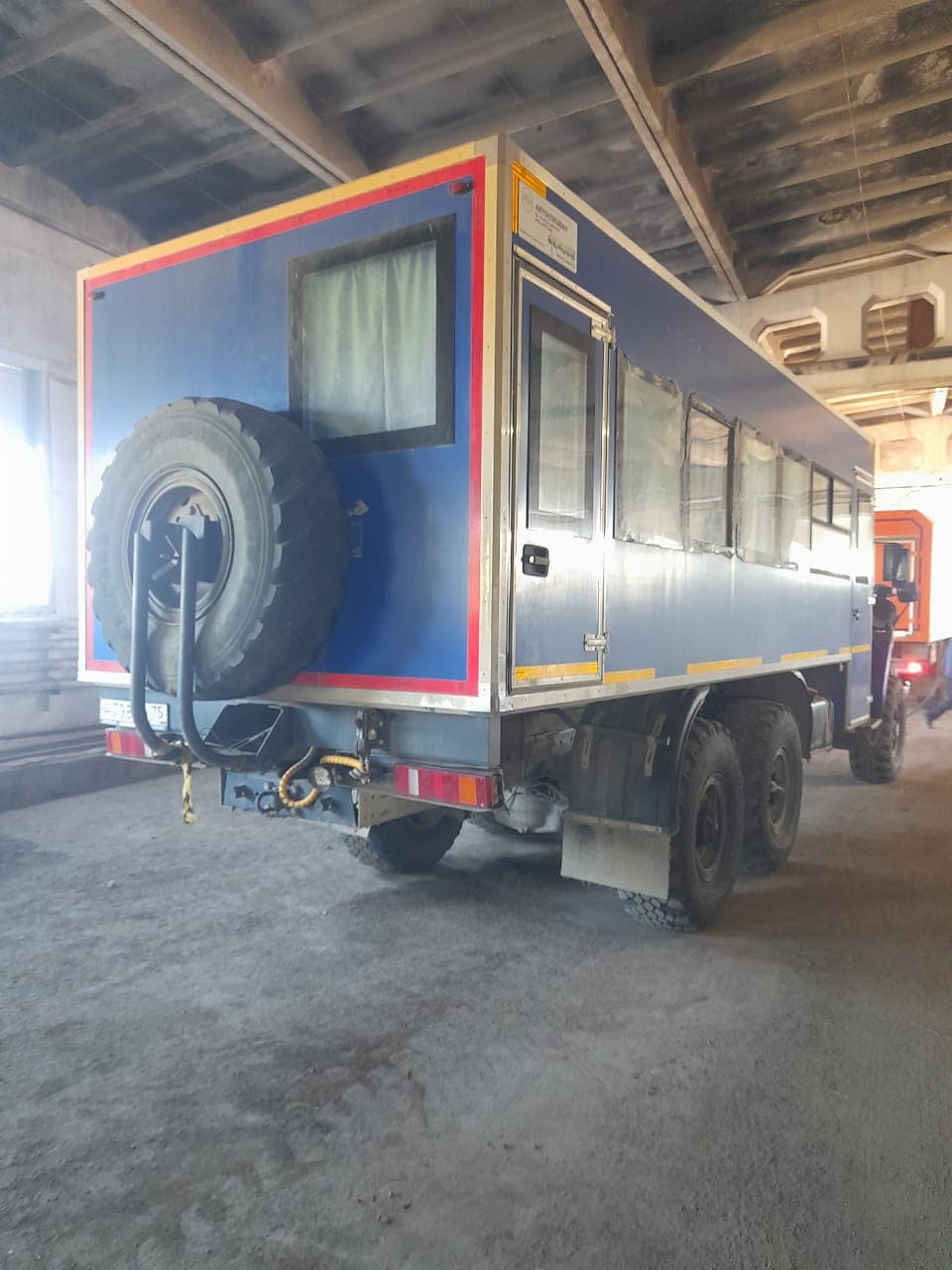 Автоспецван 7721* на шасси Ural 4320 6x6 Вахтовый автобус - 3