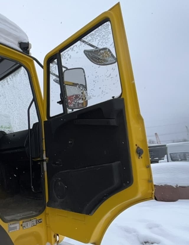 Завод Спецмаш SM02* на шасси Ural 6370 6x6 Самосвал - 7